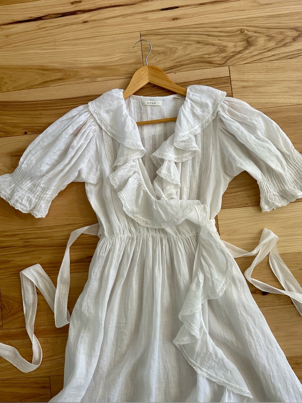 Doen Dress - White Ruffled Wrap Sun Dress - Small - Picture 5 of 8